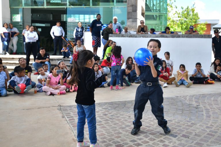 Hijos de policías y personal administrativo visitan  la SSPM