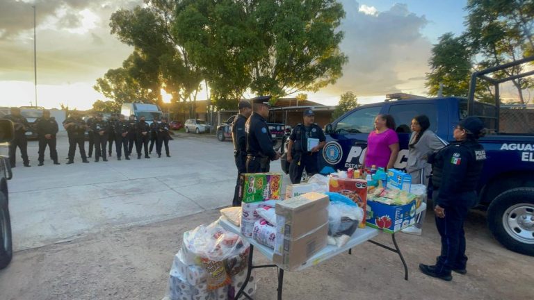 Policías apoyan a familia afectada por incendio en El Llano