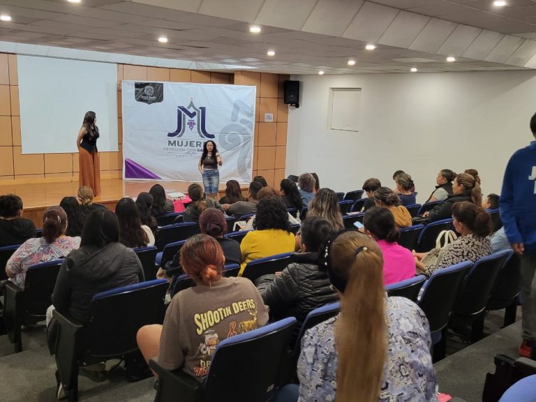 Taller “Mujer Emprende” impulsa a emprendedoras en Jesús María