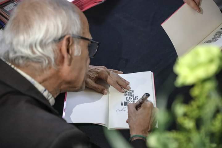 Francisco Hinojosa presentó “Cartas a Dorothy” en la Feria del Libro de Aguascalientes