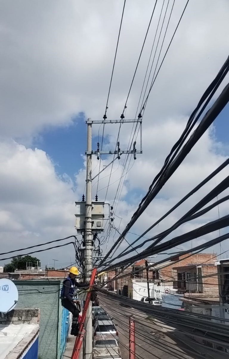 Cierres parciales en avenida Independencia por retiro de cables