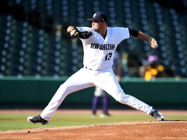 Zurdo Bryan Warzek busca un lugar en el bullpen de Rieleros